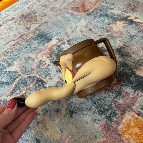 Vintage 90s Wile E. Coyote / Wiley Coyote Looney Tunes plastic mug - Picture 3 of 8
